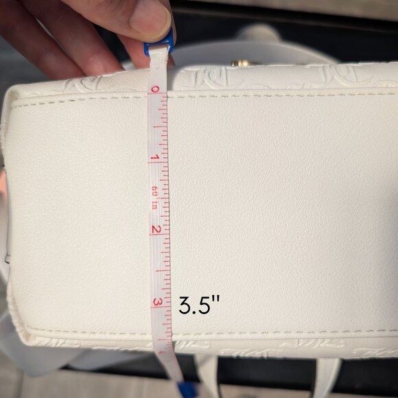 Juicy Couture, Mini Crossbody Bag White Debossed + Card Holder, Ret $79, NWT - Picture 10 of 12
